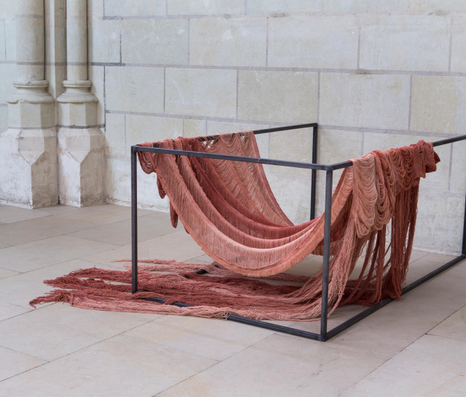 Vue d'exposition Golnaz Payani Après la peau Centre d’Art Contemporain La Chapelle Jeanne d’Arc Thouars © Nicolas_ROUGET 2025 Courtesy PARIS-B
